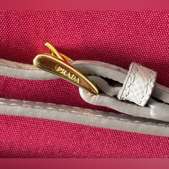 ❌🛑❌Prada 3-Way Clutch. - Picture 13 of 16